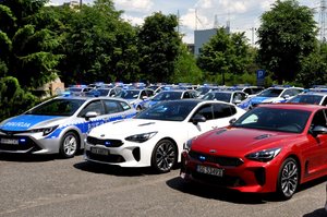 Przekazanie nowych radiowozów, które zasilą flotę śląskiej policji.