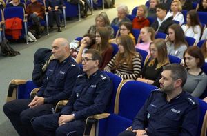 Na zdjęciu Pierwszy Zastępca Komendanta Wojewódzkiego Policji oraz Naczelnik Wydziału Prewencji
