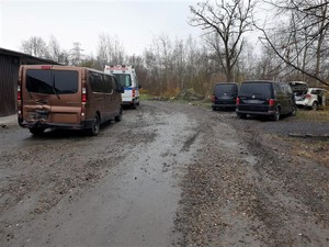 Samochody biorące udział w pościgu.