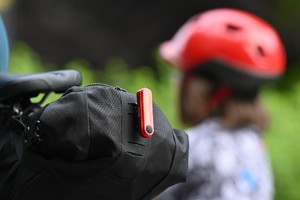 na zdjęciu elementy wyposażenia roweru