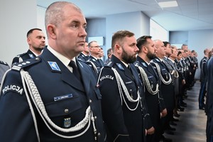 na zdjęciu policjanci podczas uroczystości