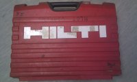 zdjęcie walizki z młotem Hilti