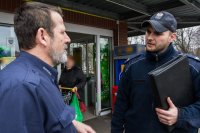 Dzień z dzielnicowym Adrianem Sułkowskim