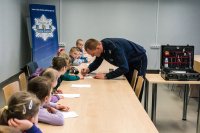 Wizyta przedszkolaków w komendzie