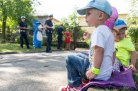 Policjanci i Szupek z wizytą w rudzkim żłobku