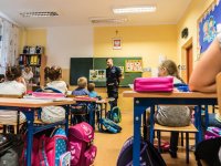 Prelekcje policjanta z drogówki w pierwszych klasach