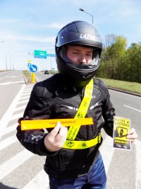 Policjanci i motocyklista - odblaski