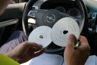 Policjanci z drogówki w czasie akcji