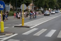 Widok kolarzy prowadzących peleton