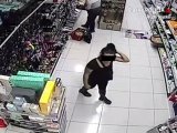 zdjęcie z kamery monitoringu przedstawiające kobietę