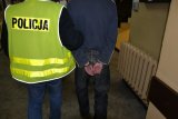 policjant prowadzący zatrzymanego