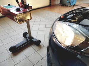 stacja diagnostyczna - urządzenie do kontroli świateł pojazdu, samochód