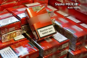 zdjęcie poglądowe, paczki z papierosami