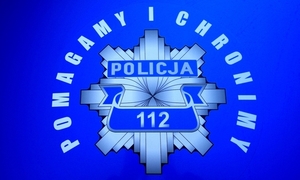 logo policji napis pomagamy i chronimy