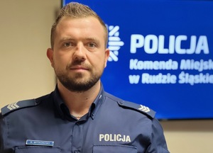 zdjęcie dzielnicowego - sierżant sztabowy Roland Mitkowski