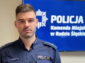 zdjęcie dzielnicowego - młodszy aspirant Szymon Sikora