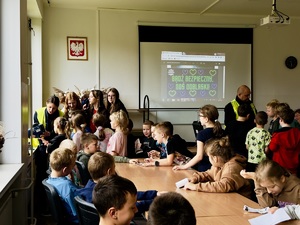 Zdjęcie przedstawia uczestników spotkania