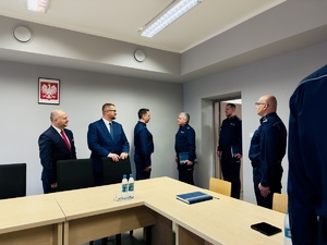 Uczestnicy odprawy podczas składania meldunku