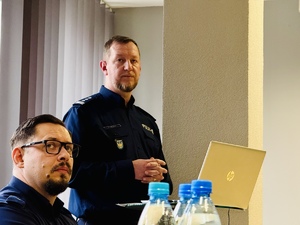 Pan Komendant Miejski Policji podczas wykładu