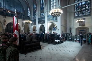 Uczestnicy podczas uroczystości Narodowego Dnia Pamięci Żołnierzy Wyklętych