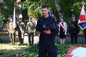 Młodzież liceum podczas przemówienia